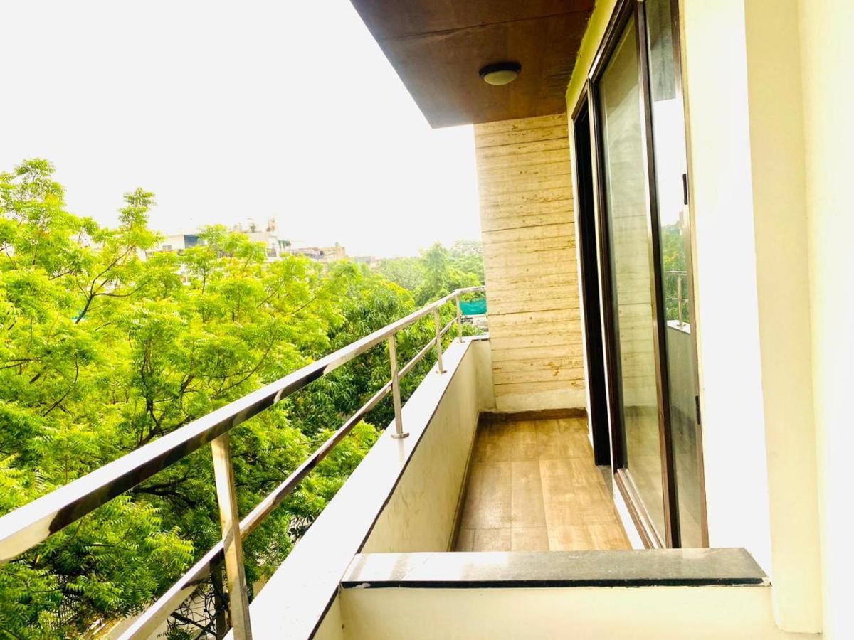Qotel Hotel Rajouri Garden Above Ritu Marbles, Near Rajouri Garden Metro Station-Couple Friendly Νέο Δελχί Εξωτερικό φωτογραφία